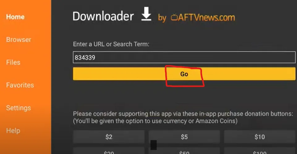 Écran de l’application Downloader avec un code saisi pour installer IBO Player.